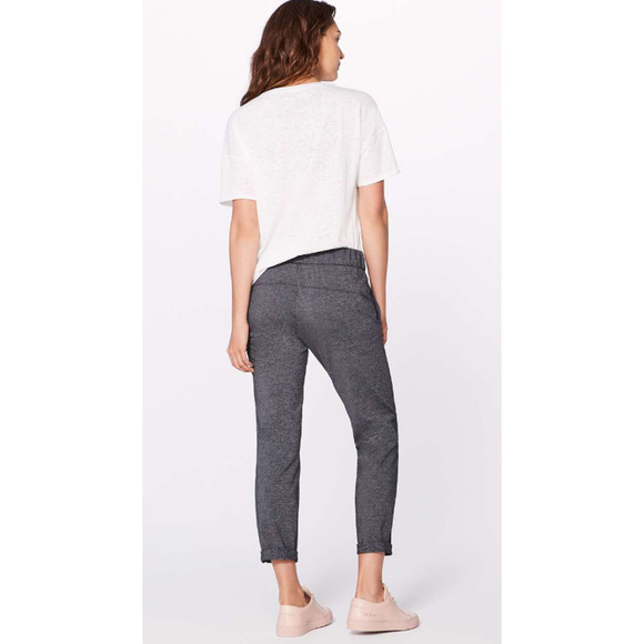 Lululemon On The Fly Pant 28" Womens Pull on Pants Size 6 Charcoal Grey - Picture 2 of 13